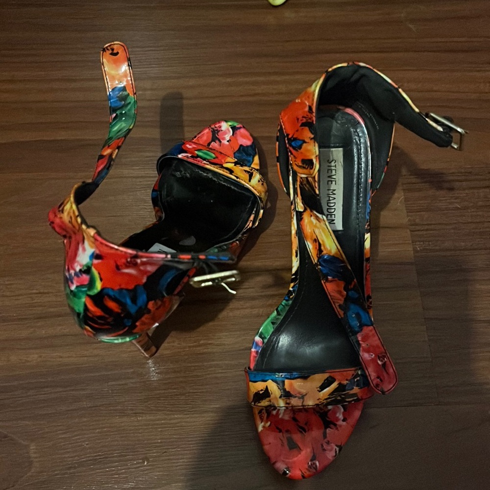 Steve Madden floral heals